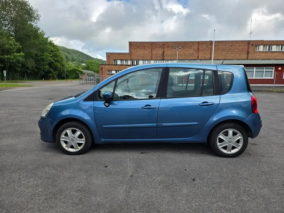 Used Renault Grand Modus Dynamique 2010 Blue MPV