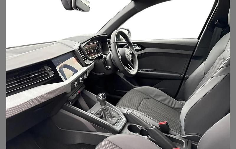 Begagnad Audi A1 S-Line 94 HK (69 kW) 2024 Svart SUV