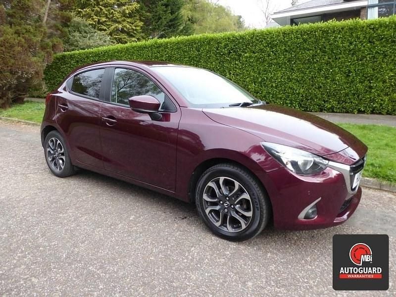 Begagnad Mazda 2 Inclusive 90 HK (66 kW) 2019 Röd Halvkombi