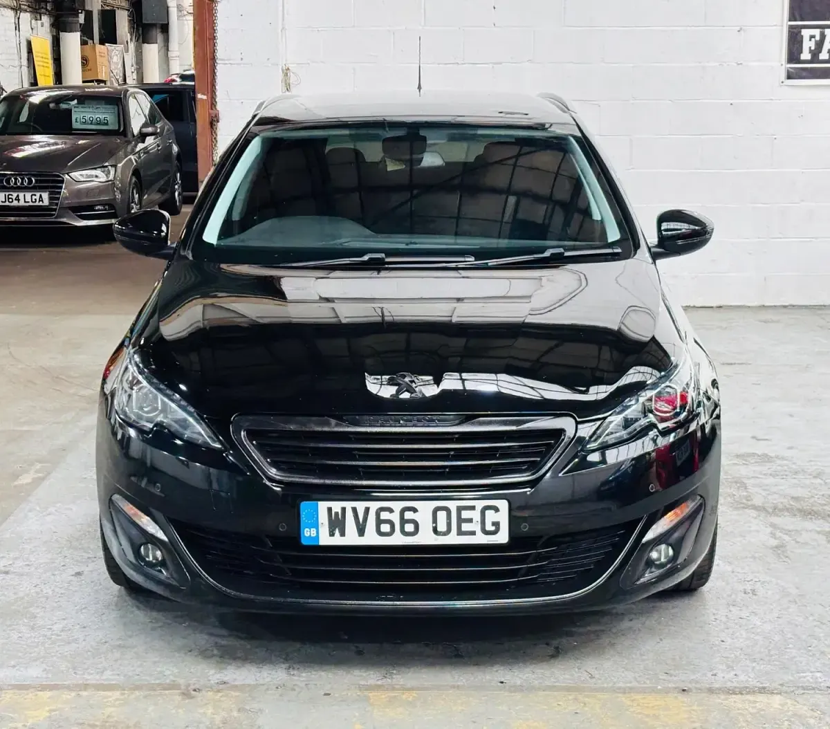 Used Peugeot 308 Allure 120 HP (88 kW) 2016 Black Estate