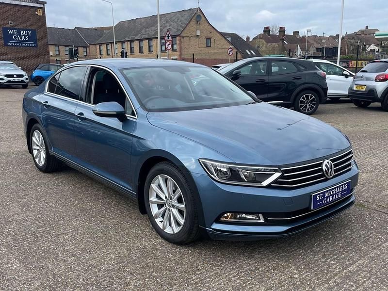 Usado VW Passat Business 150 HP (110 kW) 2017 Azul Sedan