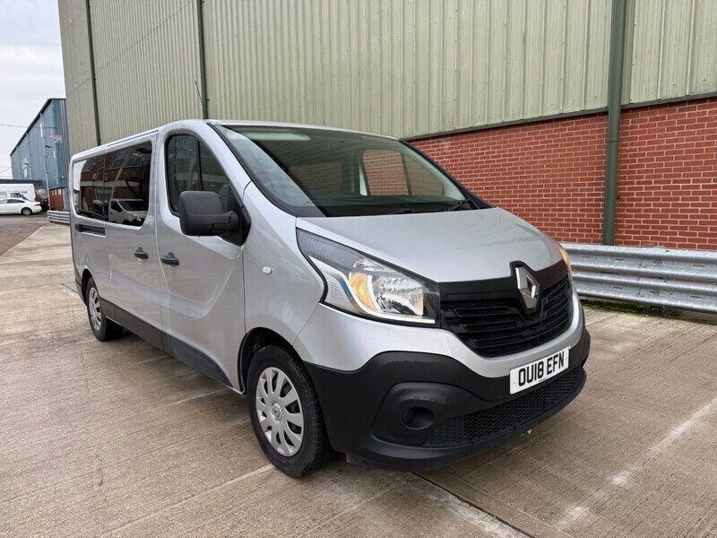 Silver Used 2018 Renault Trafic Business Van | £8,999 (Good price) - Image 1/4