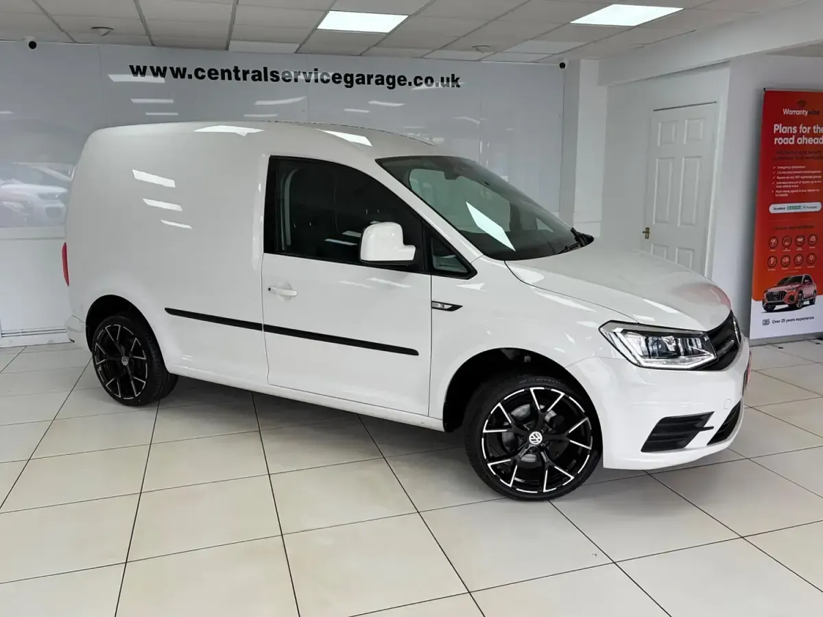 Used VW Caddy Trendline 102 HP (75 kW) 2019 White MPV
