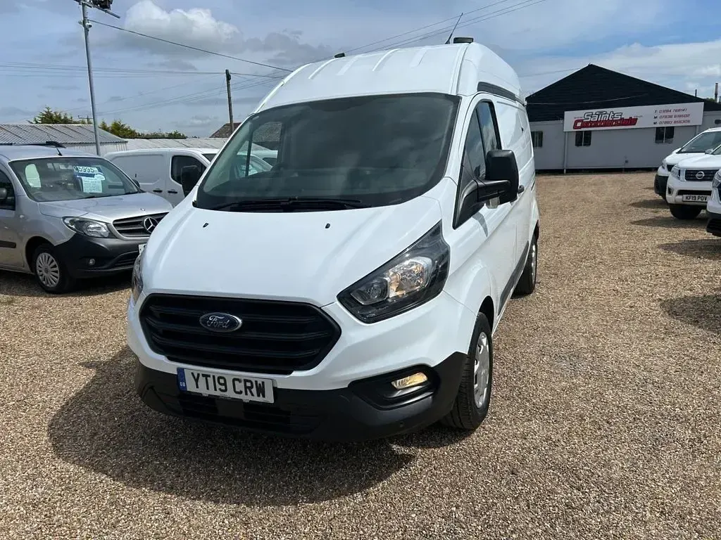 Used Ford Transit Custom 105 HP (77 kW) 2019 White Van