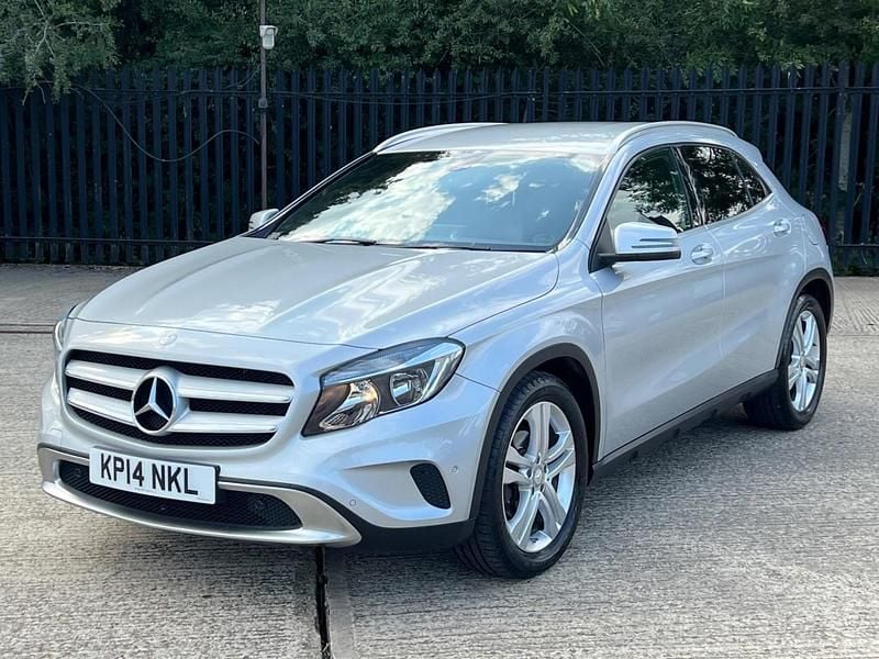 Silver Used 2014 Mercedes GLA220 SE SUV | £11,999 (Fair price) - Image 1/4