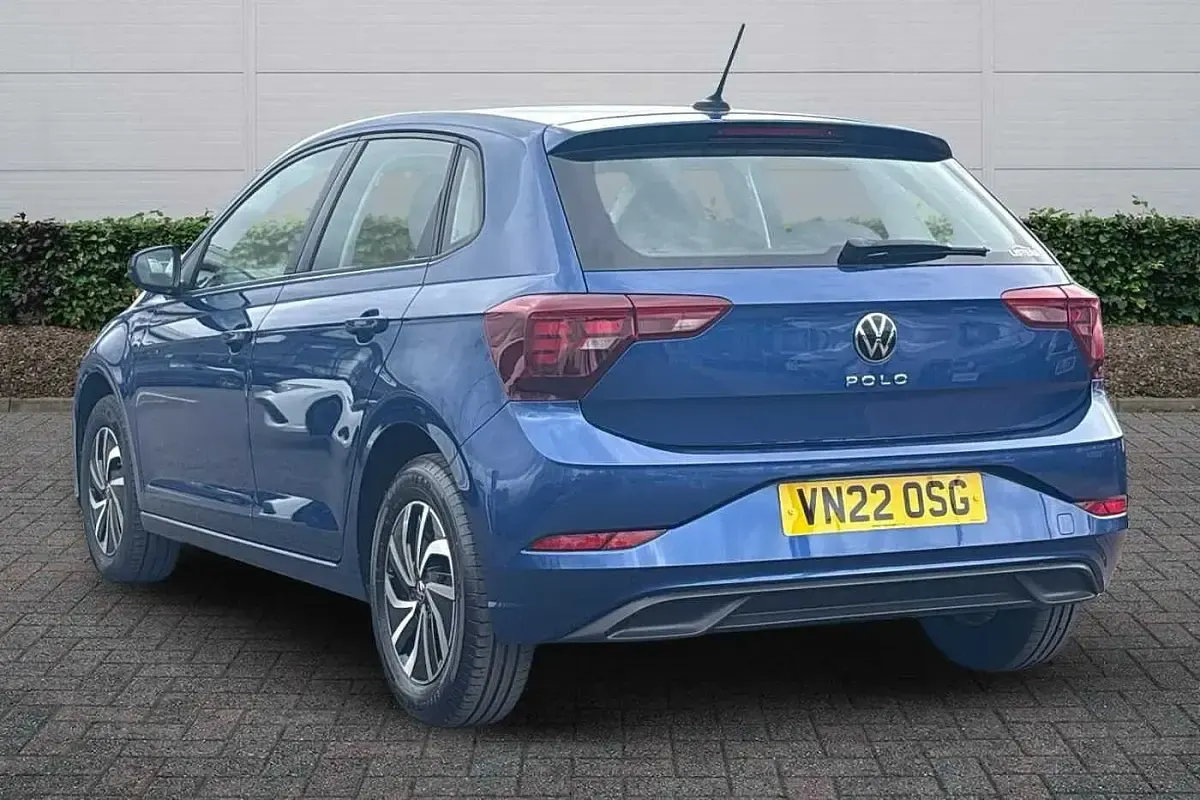 Used VW Polo Life 80 HP (58 kW) 2022 Blue Hatchback