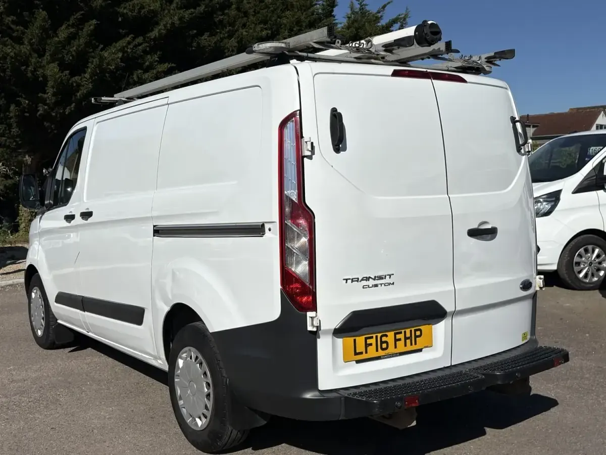 Usado Ford Transit Custom 100 HP (73 kW) 2016 Branco Van