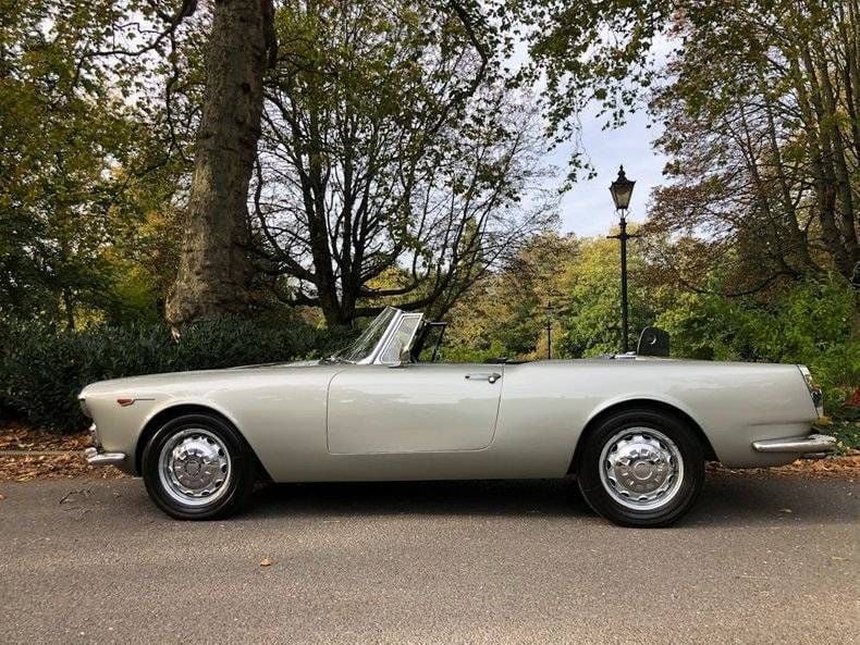 Used Alfa Romeo 2600 145 HP (106 kW) 1964 Silver Cabriolet