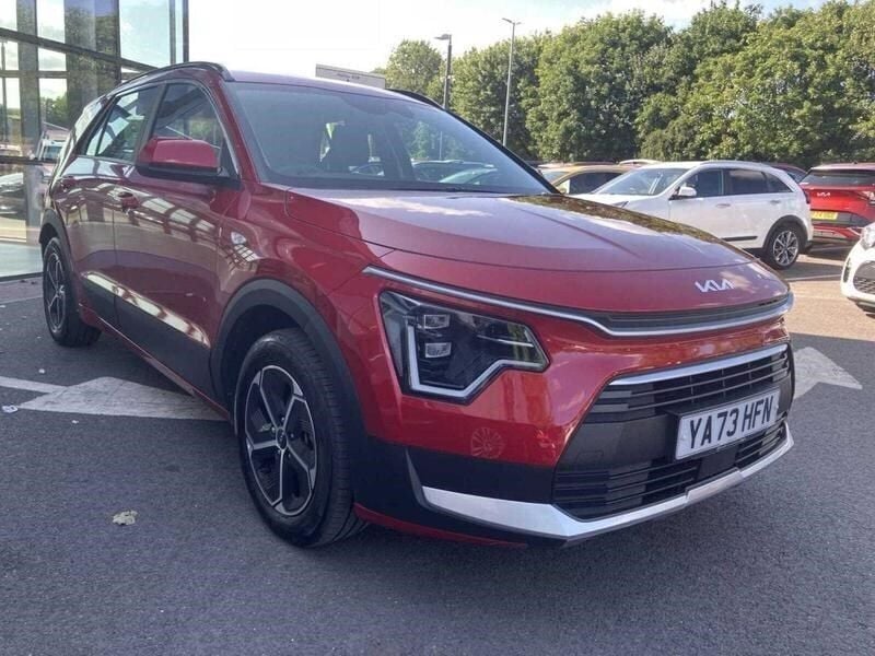 Runway red Used 2023 Kia Niro 2 SUV | £19,750 (Fair price) - Image 1/4