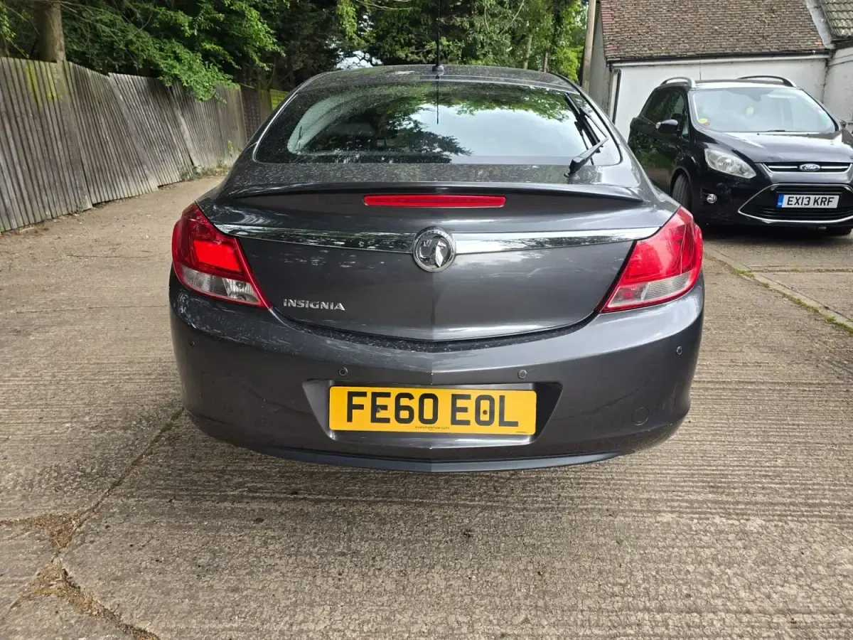 Używany Vauxhall Insignia 140 KM (102 kW) 2010 Szary Hatchback