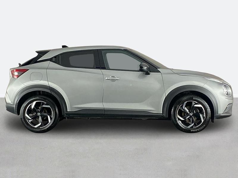 Used Nissan Juke N-Connecta 114 HP (83 kW) 2023 Silver SUV