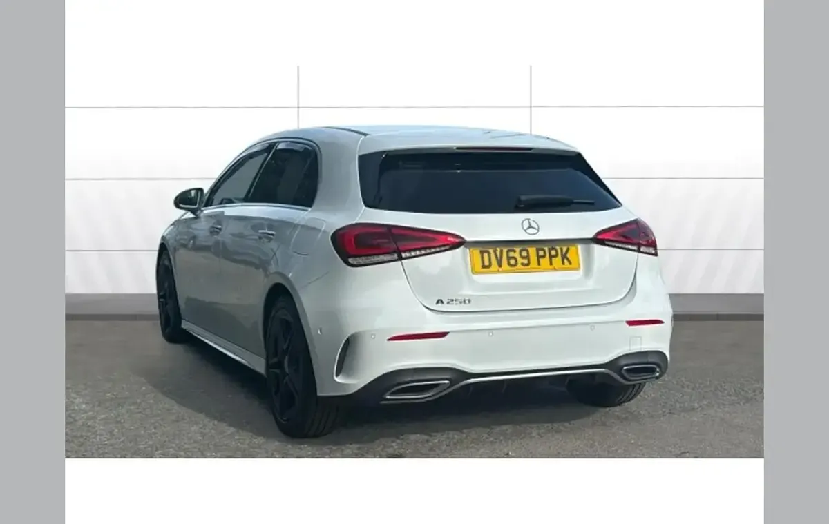 Used Mercedes A250 AMG Line Premium Plus 221 HP (162 kW) 2019 White Hatchback