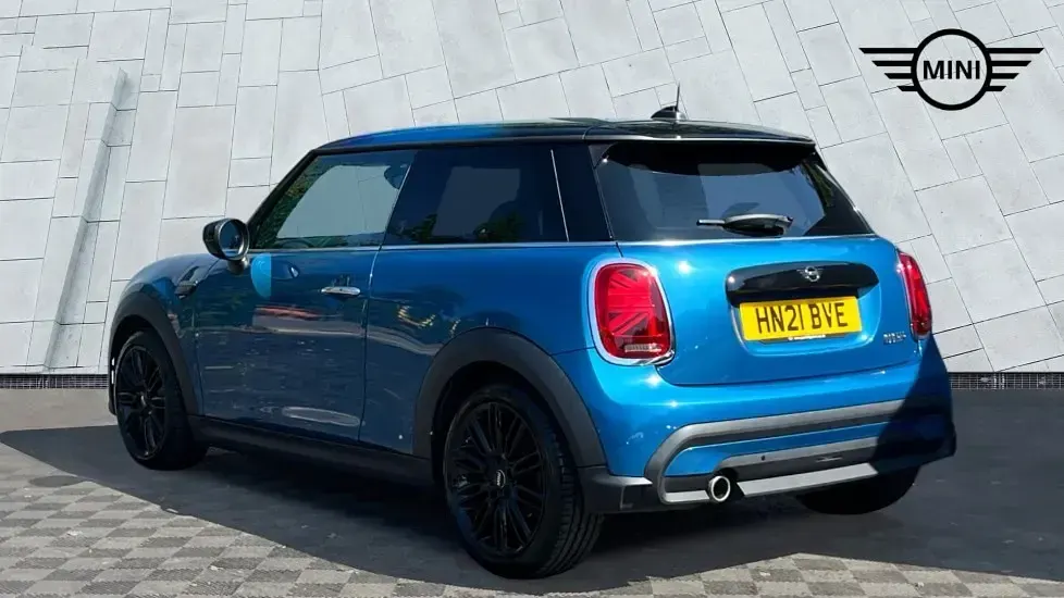 Used Mini Cooper Exclusive 134 HP (98 kW) 2021 Blue Hatchback