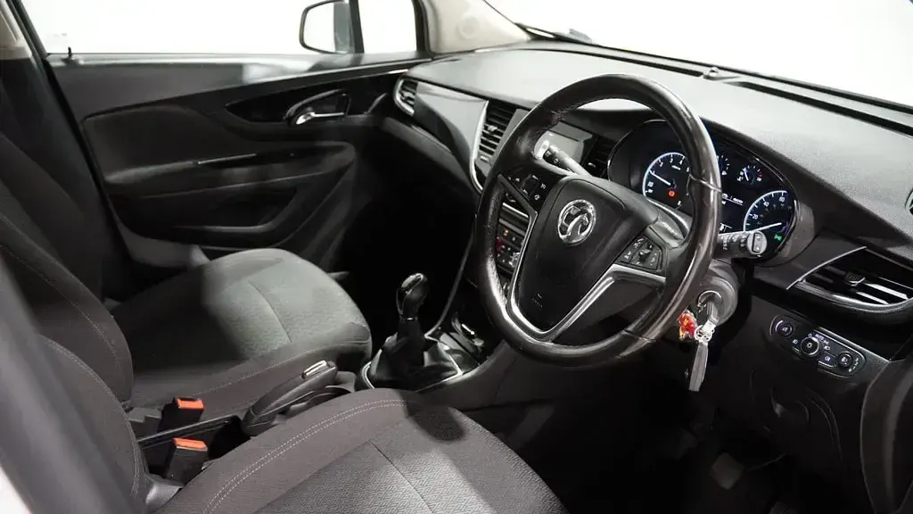 Used Vauxhall Mokka X Active 140 HP (102 kW) 2018 White SUV