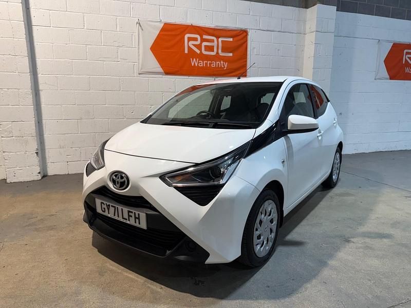 White Used 2022 Toyota Aygo X-play Hatchback | £9,195 (Super price) - Image 1/4