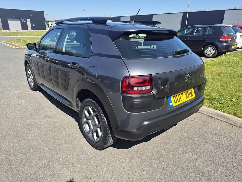 Used Citroën C4 Cactus Feel 110 HP (80 kW) 2017 Grey Hatchback