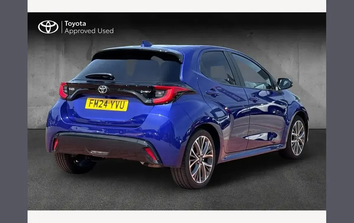 Used Toyota Yaris 116 HP (85 kW) 2024 Blue Hatchback