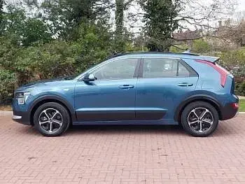 Gebraucht Kia Niro 139 PS (102 kW) 2023 Blau SUV