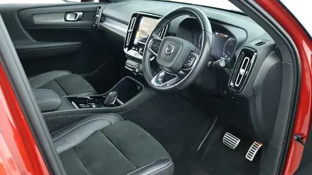 Used Volvo XC40 R-Design 197 HP (144 kW) 2021 SUV