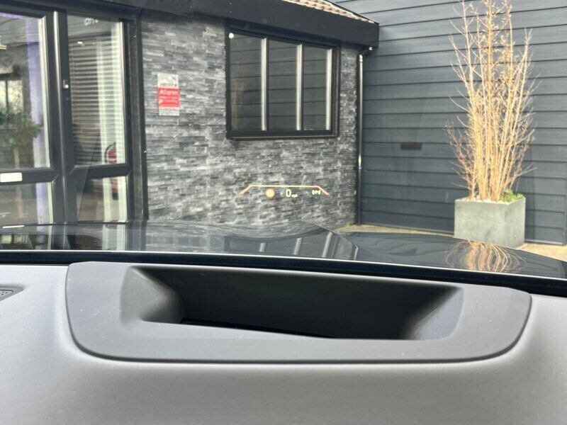 Image 2/4