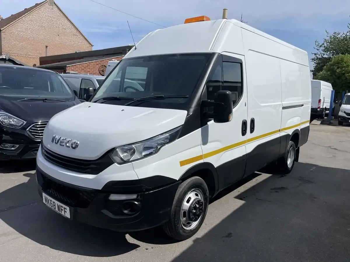 Used Iveco Daily 180 HP (132 kW) 2018 White Van