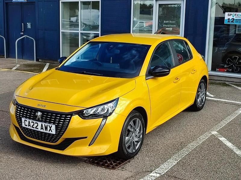 Used Peugeot 208 Active Premium 101 HP (74 kW) 2022 Yellow Hatchback