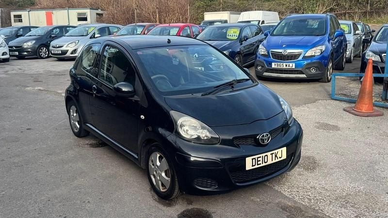 Used Toyota Aygo 67 HP (49 kW) 2010 Black Hatchback