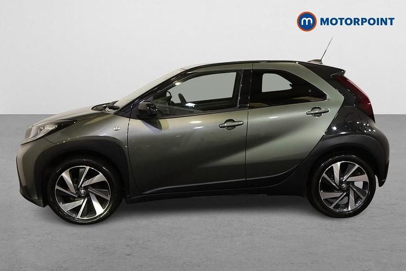 Used Toyota Aygo X 72 HP (52 kW) 2023 Green SUV