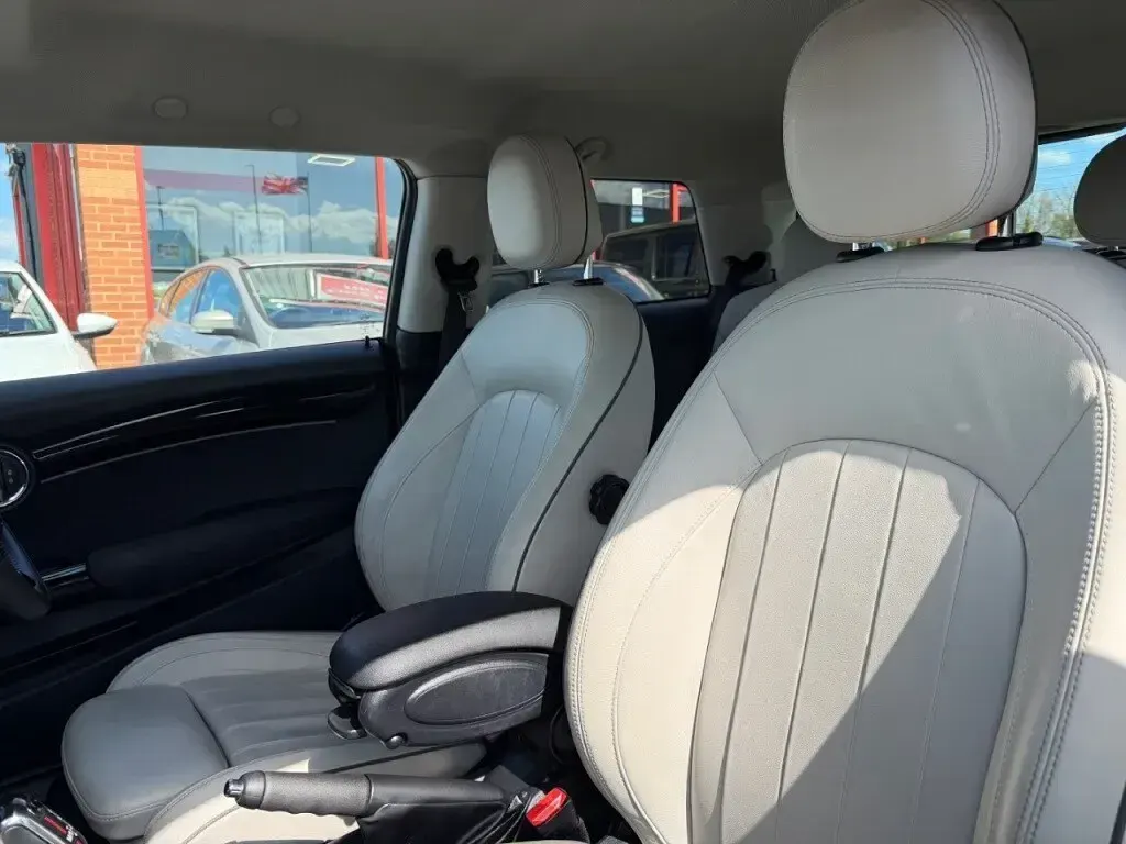 Used Mini Cooper S Exclusive 2019 Blue Hatchback