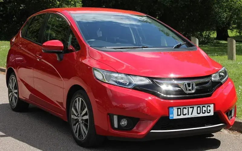 Used Honda Jazz S 102 HP (75 kW) 2017 Red Hatchback