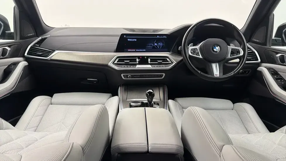 Usado BMW X5 M Sport 298 HP (219 kW) 2023 Cinzento SUV