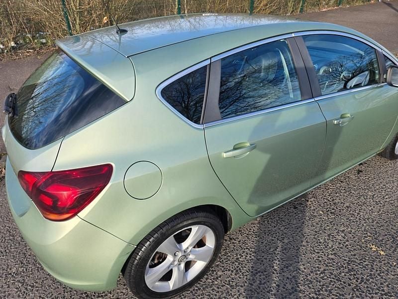 Used Vauxhall Astra SRi 115 HP (84 kW) 2011 Green Hatchback
