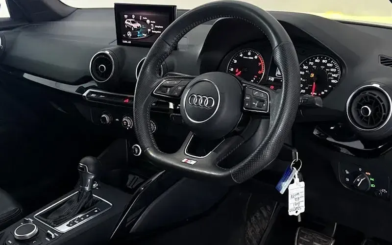 Used Audi Q2 Black Edition 150 HP (110 kW) 2020 White SUV
