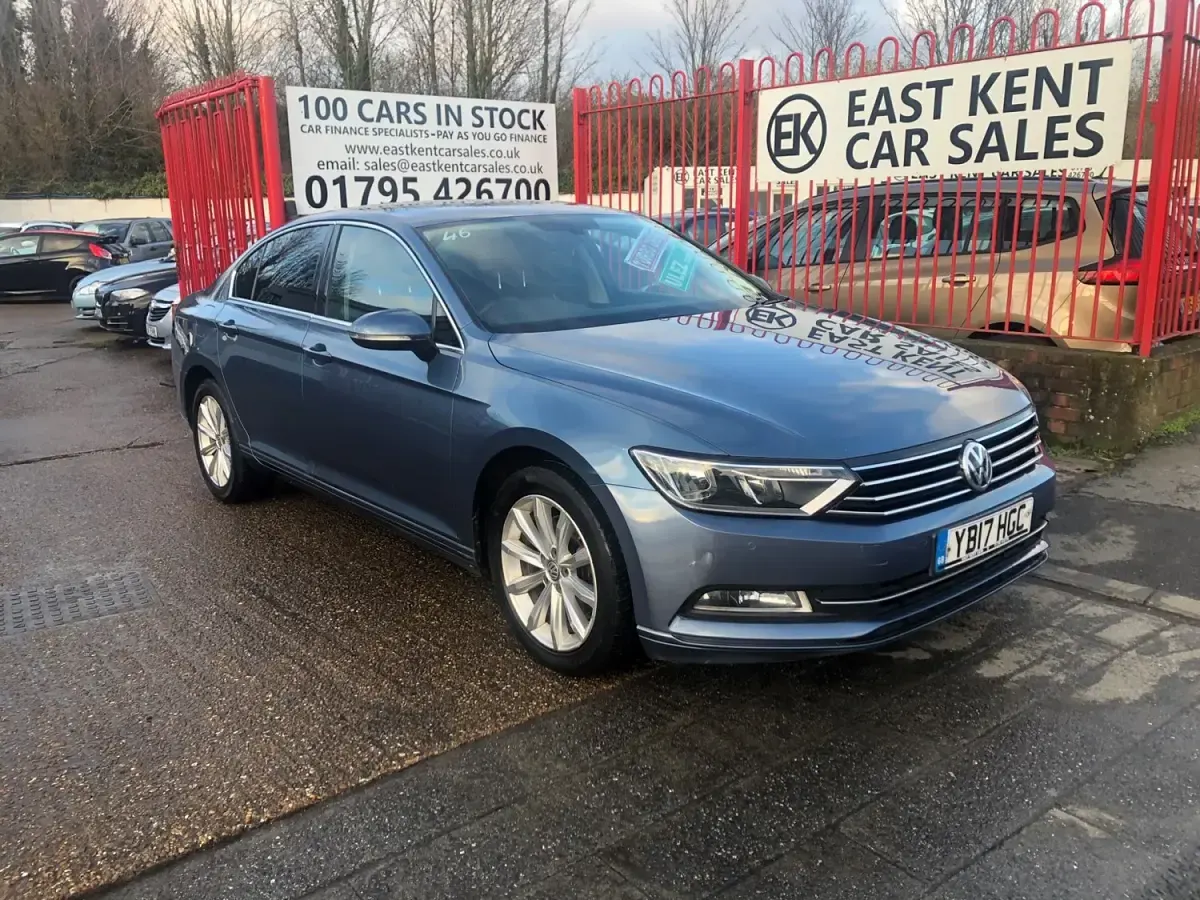 Usado VW Passat Business 150 HP (110 kW) 2017 Azul Sedan