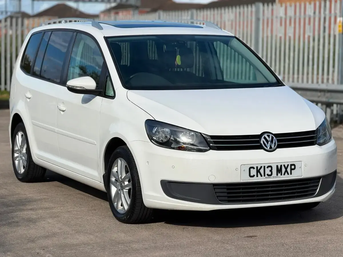 Used VW Touran 140 HP (102 kW) 2013 White MPV
