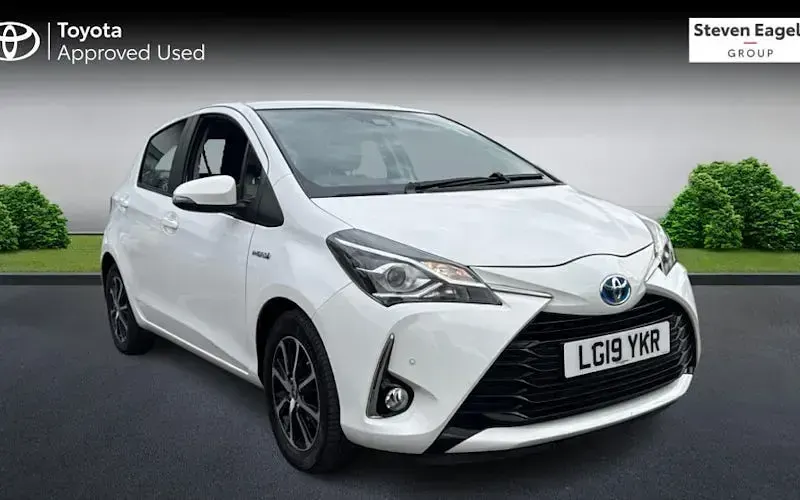 Used Toyota Yaris Hybrid 101 HP (74 kW) 2019 Hatchback