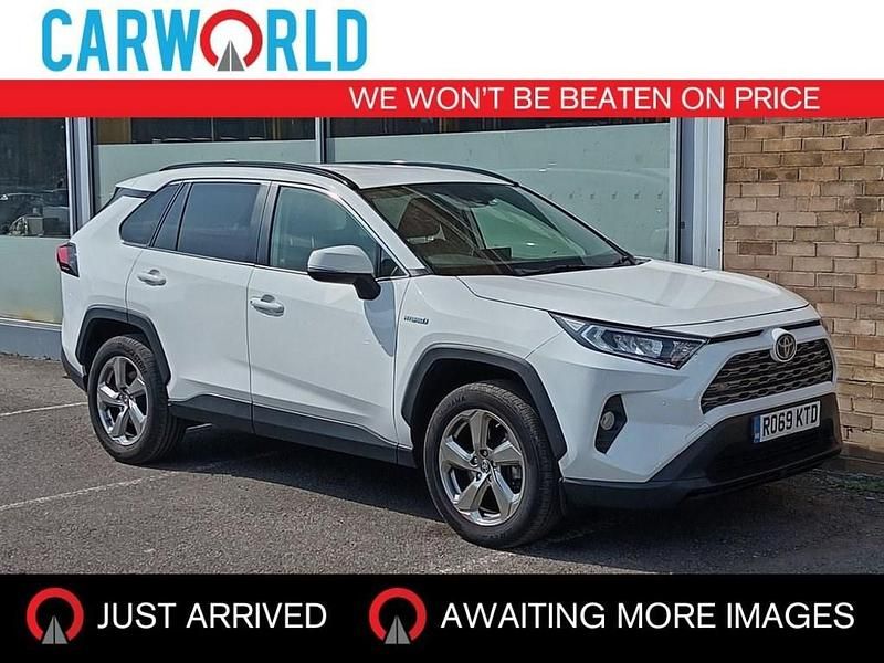 White Used 2019 Toyota RAV4 Hybrid Design SUV | £16,995 (Fair price) - Image 1/3