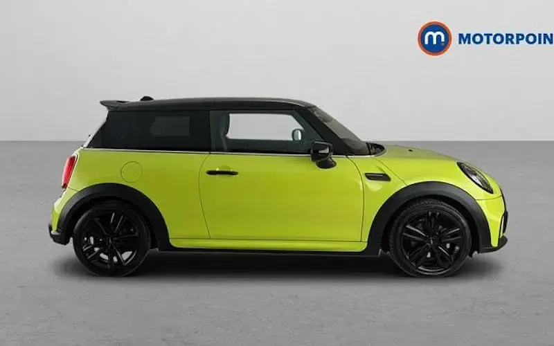 Used Mini Cooper Hatch 136 HP (100 kW) 2022 Yellow Hatchback