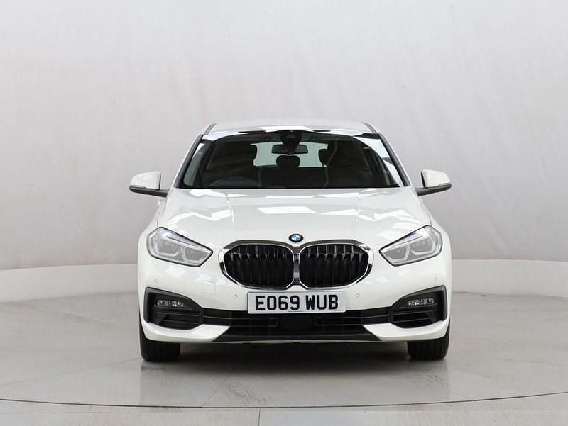 Used BMW 118 Comfort Edition 140 HP (102 kW) 2020 White Hatchback