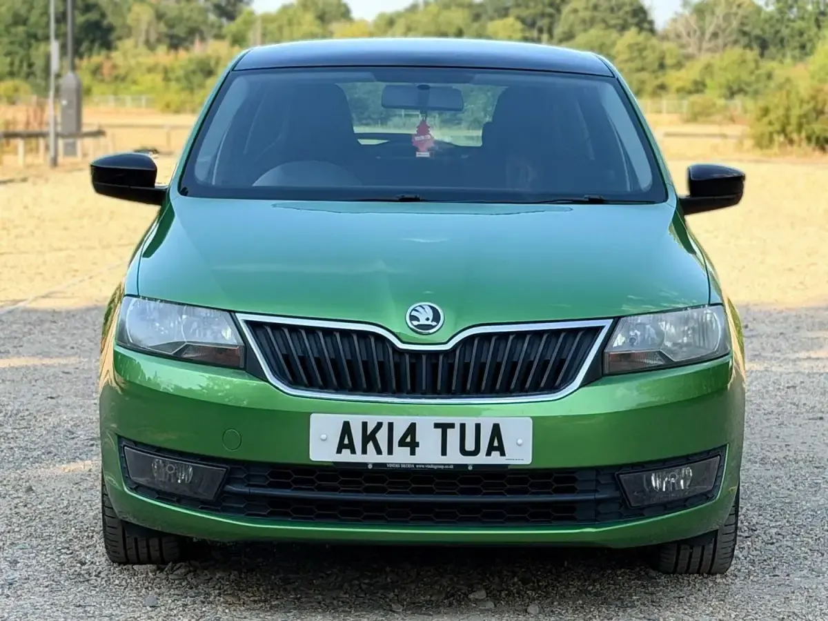 Used Skoda Rapid Elegance 2014 Green Hatchback