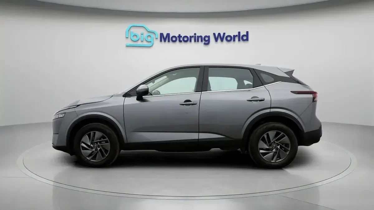 Used Nissan Qashqai Acenta Premium 140 HP (102 kW) 2023 Grey SUV