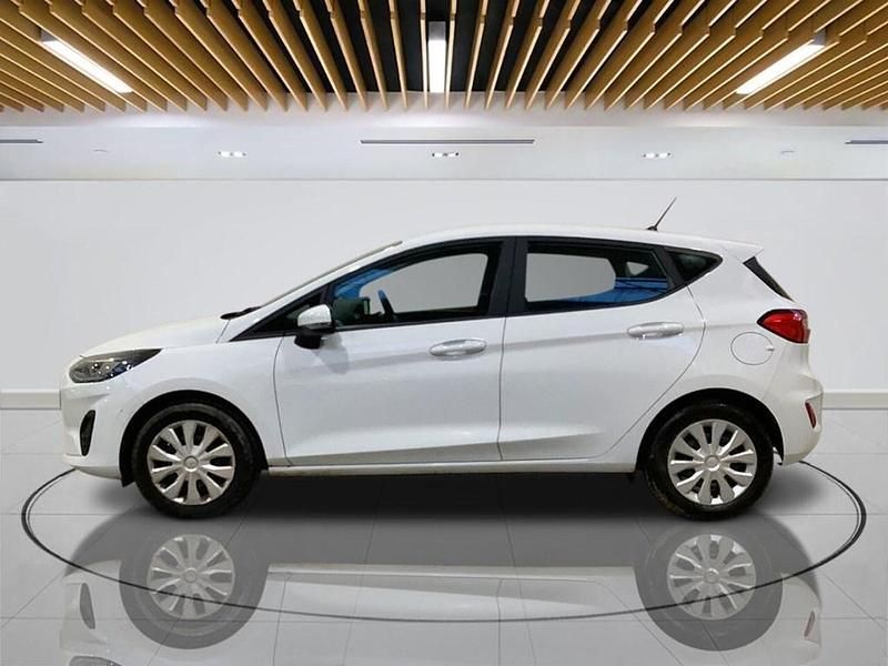 Używany Ford Fiesta Trend 100 KM (73 kW) 2022 Biały Hatchback
