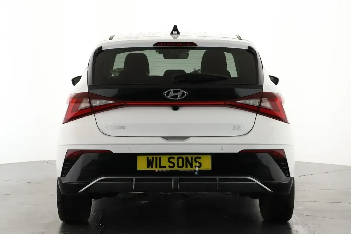 Used Hyundai i20 Premium 90 HP (66 kW) 2025 White Hatchback