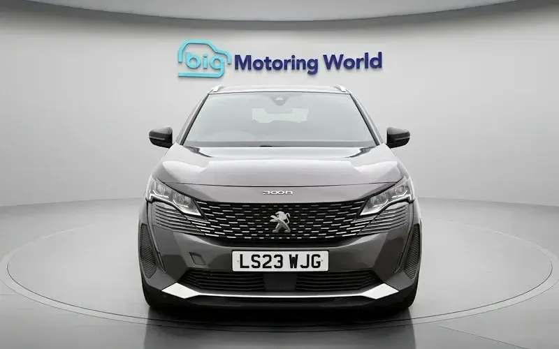 Gebraucht Peugeot 3008 Allure+ 131 PS (96 kW) 2023 Grau SUV