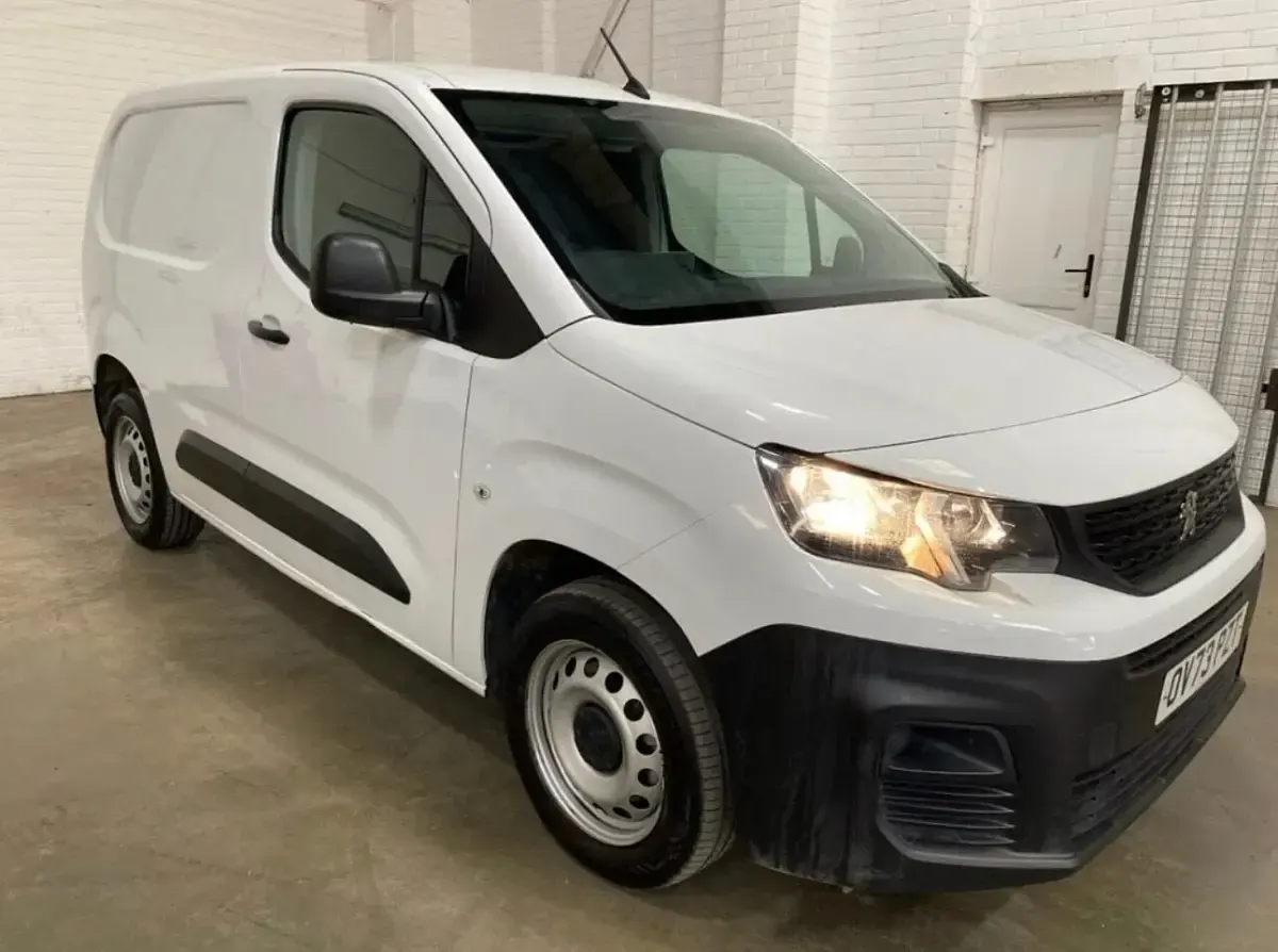 Used Peugeot Partner Premium 131 HP (96 kW) 2023 White MPV