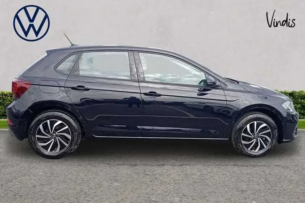 Usado VW Polo Life 80 CV (58 kW) 2024 Negro Utilitario