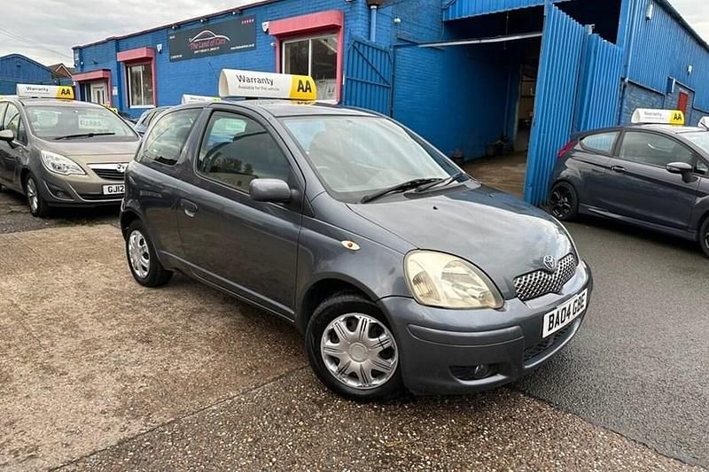 Silver Used 2004 Toyota Yaris Hatchback | £895 (Fair price) - Image 1/1