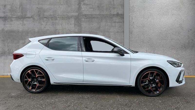 New Cupra Leon VZ3 272 HP (200 kW) 2025 Glacial white