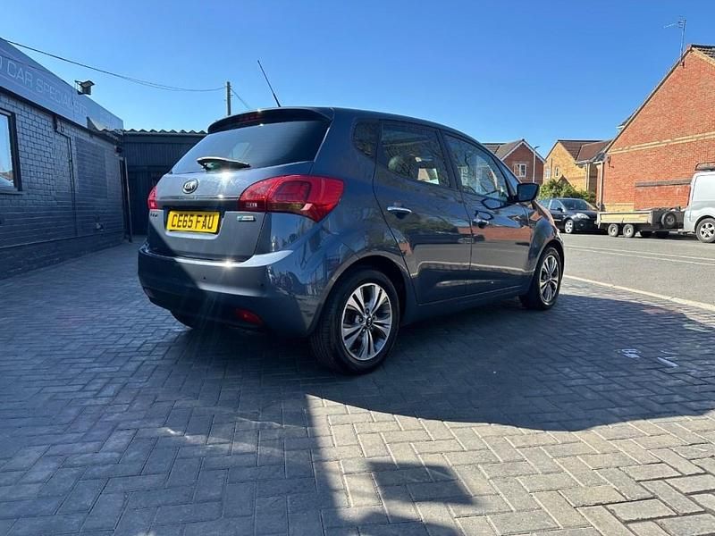Used Kia Venga 123 HP (90 kW) 2015 Blue Hatchback