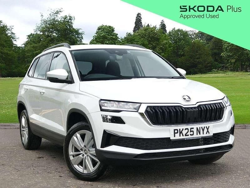 White Used 2025 Skoda Karoq SE Drive SUV | £25,595 (Expensive) - Image 1/3
